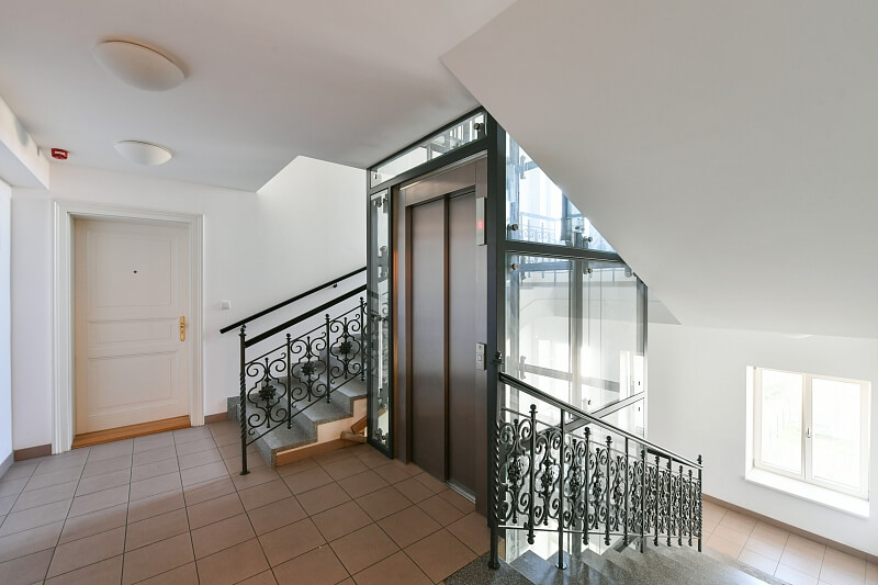 Staropramenná, Smíchov - Prague 5 | Rent, Apartment One-bedroom (2+kk), 80 m²