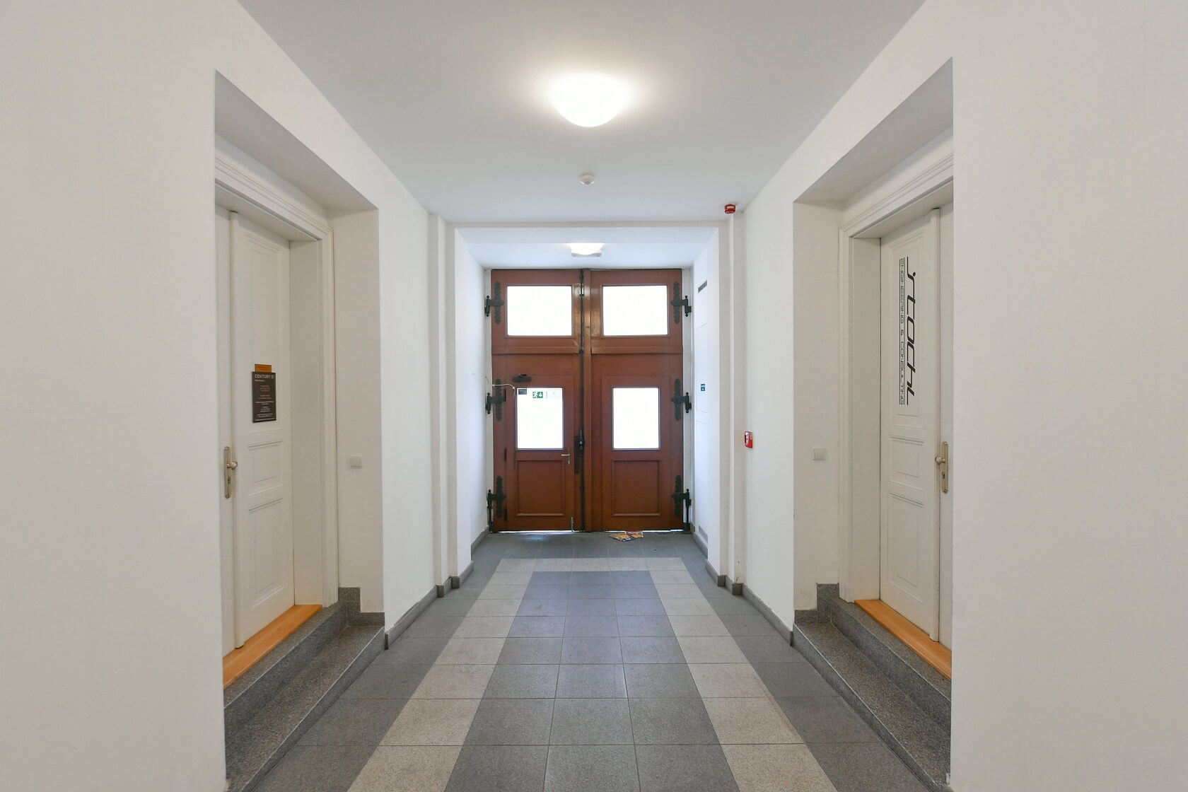 Staropramenná, Smíchov - Praha 5 | Pronájem, Byt 2+kk, 80 m²