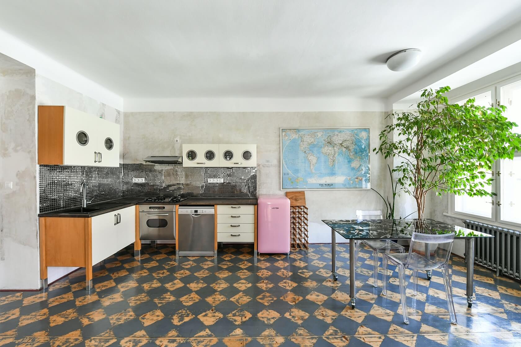 Zelenky-Hajského, Žižkov - Prague 3 | Rent, Apartment One-bedroom (2+kk), 80 m²