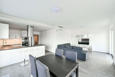 Kadečkové, Letňany - Praha 9 | Pronájem, Byt 4+kk, 188 m²