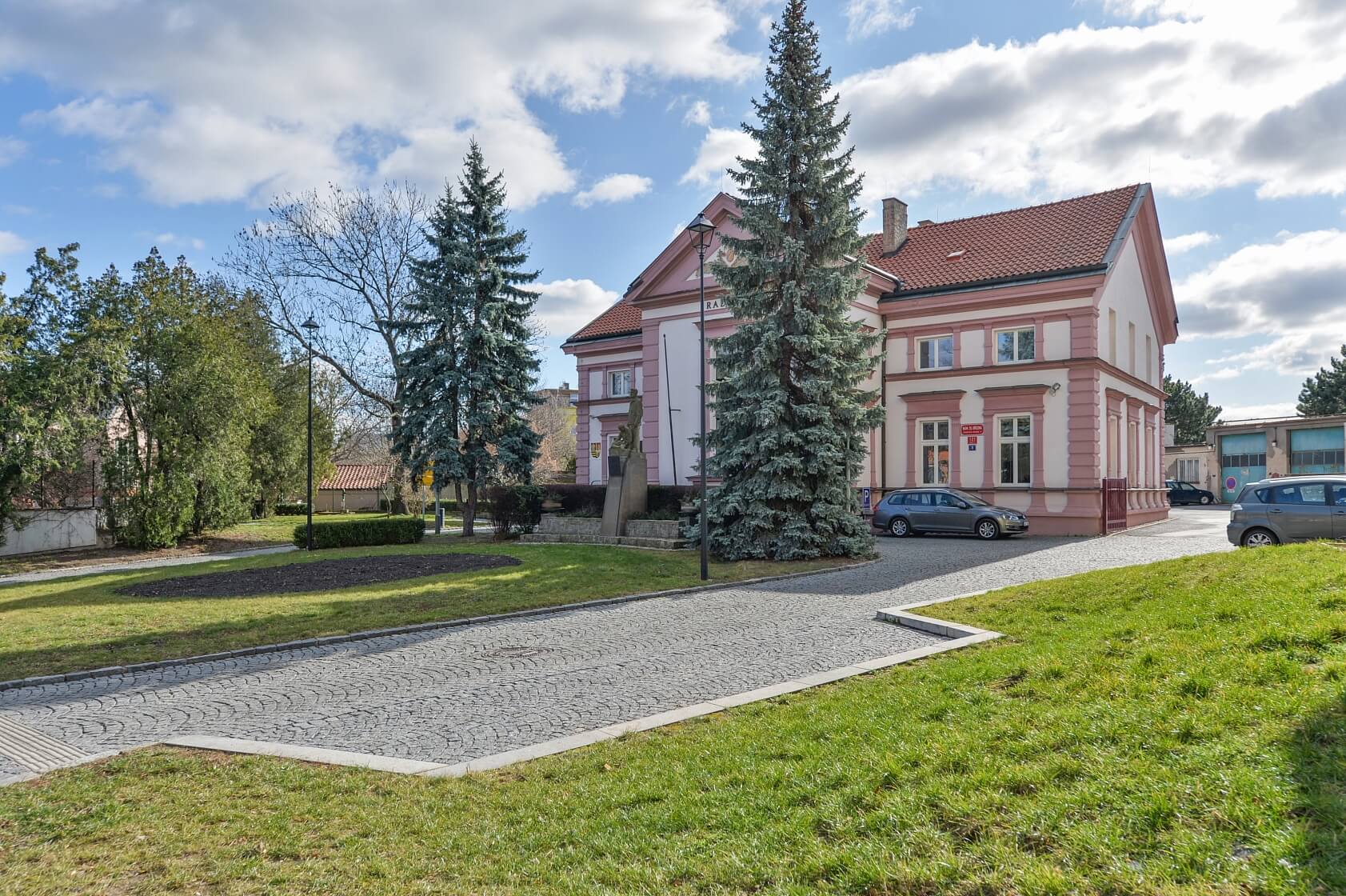 Tupolevova, Čakovice - Praha 9 | Prodej, Rodinný dům 4+kk, 125 m²