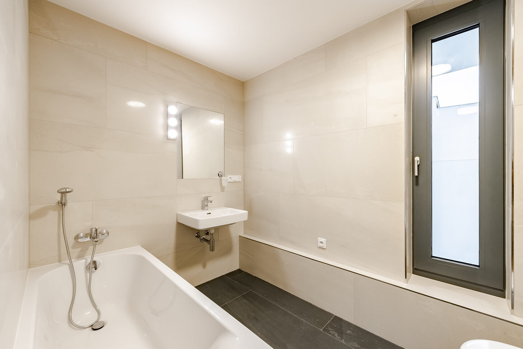 Pernerova, Karlín - Praha 8 | Pronájem, Byt 2+kk, 73 m²