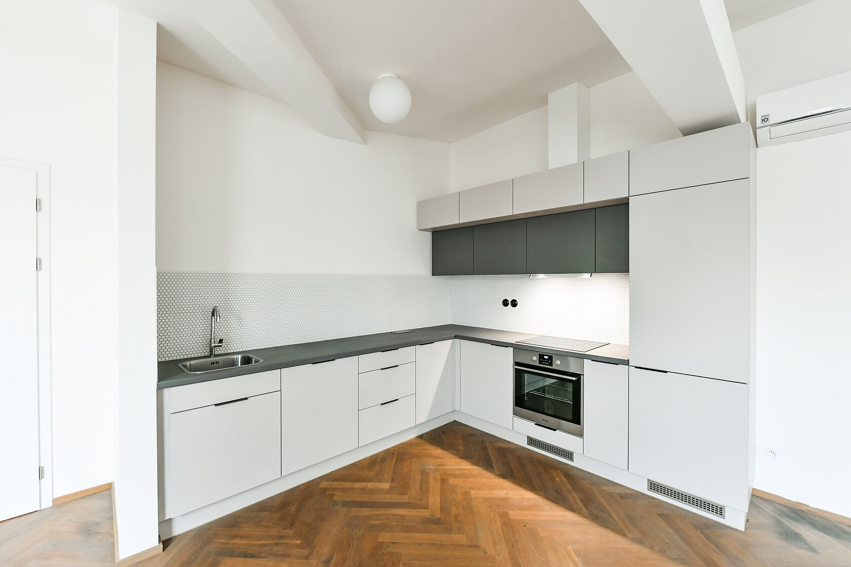 Lidická, Smíchov - Prague 5 | Rent, Apartment One-bedroom (2+kk), 68 m²