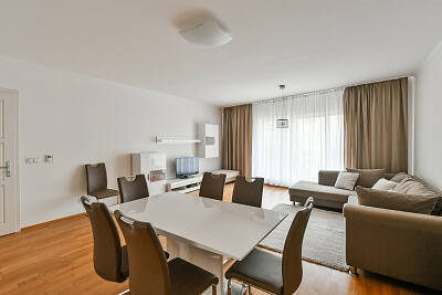 Senovážné náměstí, Nové Město - Praha 1 | Pronájem, Byt 2+kk, 105 m²