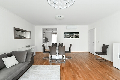 Senovážné náměstí, Nové Město - Prague 1 | Rent, Apartment One-bedroom (2+kk), 105 m²