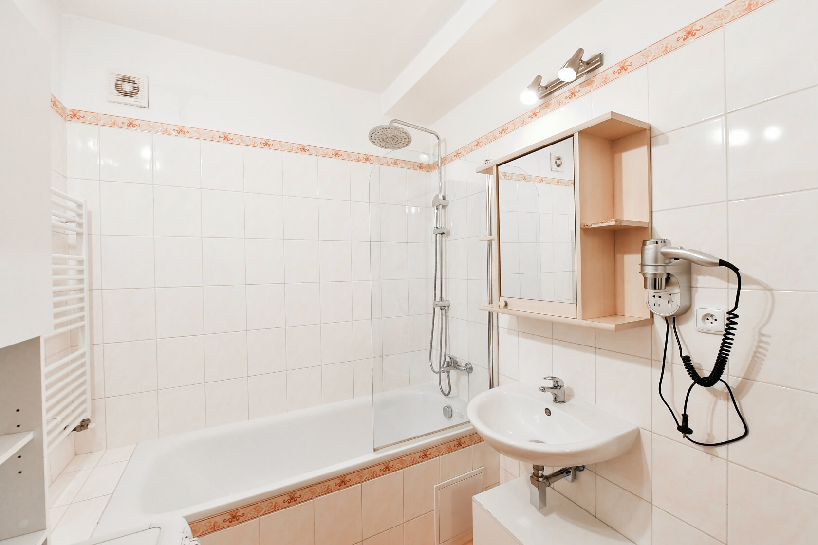 Dlouhá, Staré Město - Praha 1 | Pronájem, Byt 2+kk, 43 m²