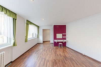 Sabinova, Žižkov - Prague 3 | Rent, Apartment Three-bedroom (4+1), 174 m²