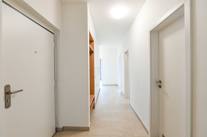 U Mlýnského kanálu, Karlín - Praha 8 | Pronájem, Byt 4+kk, 96 m²