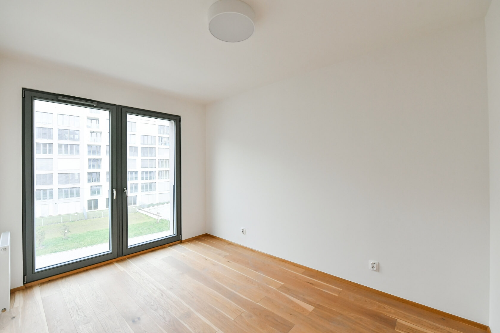 U Mlýnského kanálu, Karlín - Praha 8 | Pronájem, Byt 4+kk, 96 m²