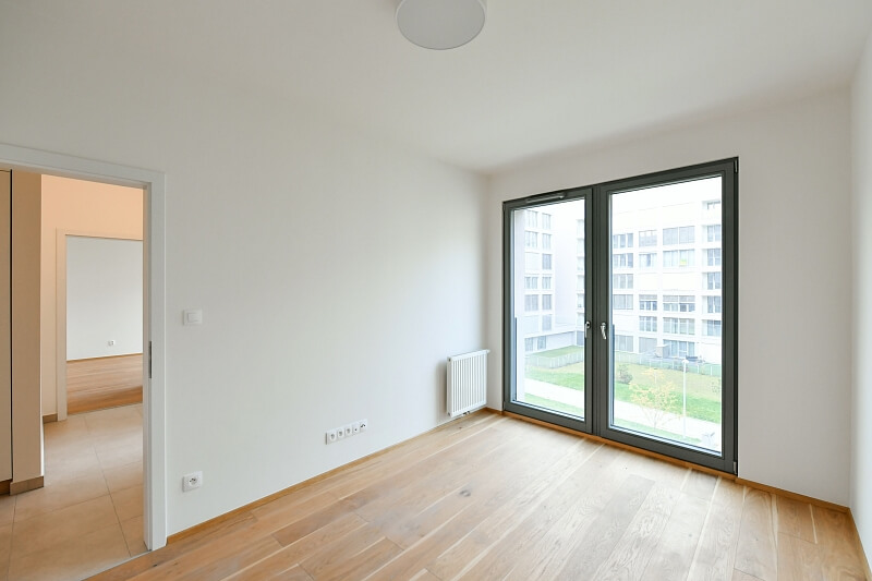 U Mlýnského kanálu, Karlín - Praha 8 | Pronájem, Byt 4+kk, 96 m²