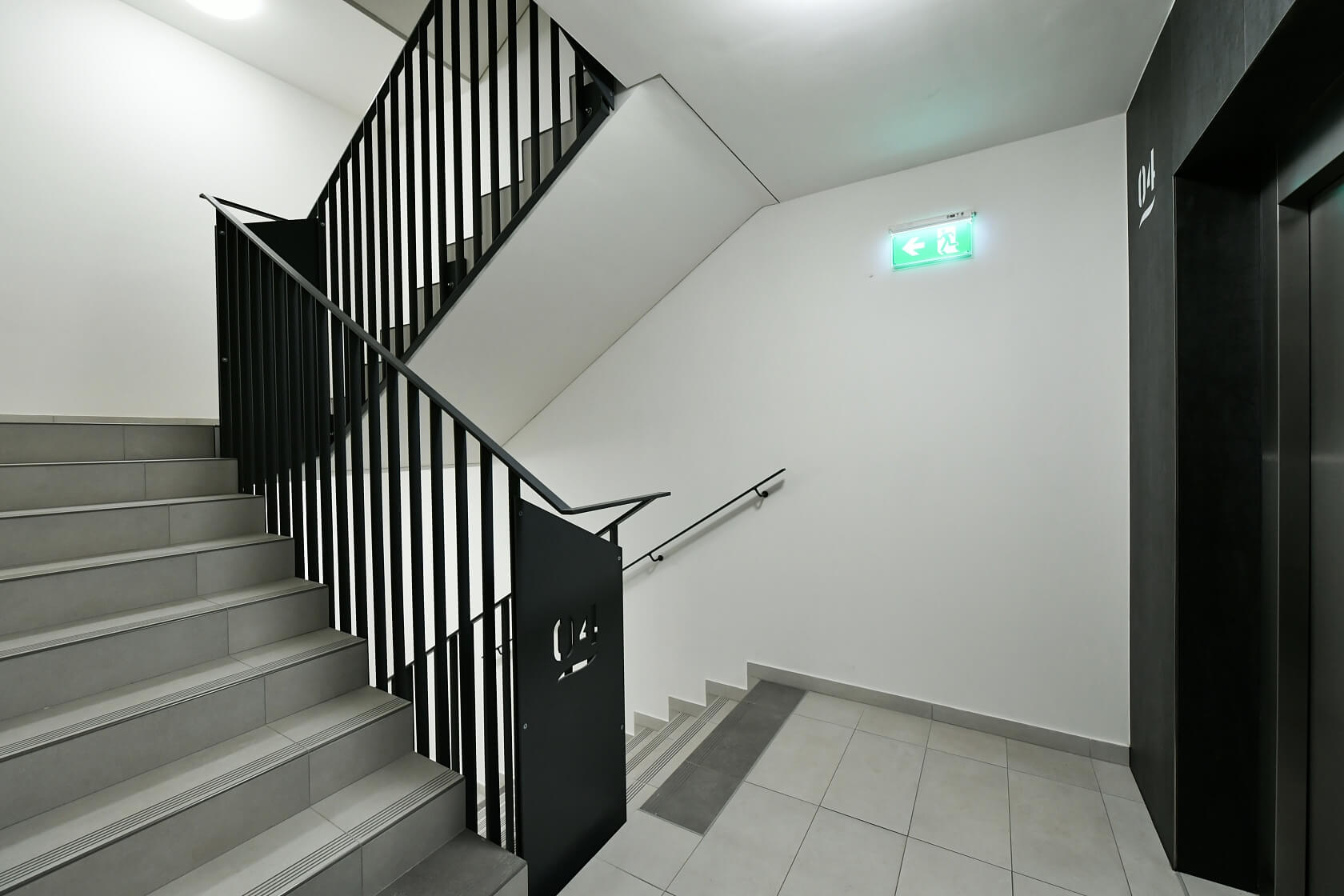 U Mlýnského kanálu, Karlín - Praha 8 | Pronájem, Byt 4+kk, 96 m²