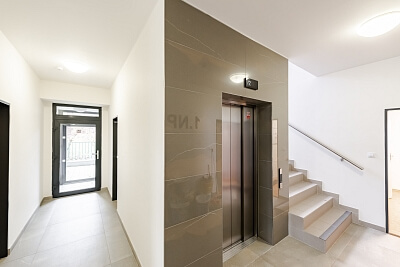 U Roháčových kasáren, Vršovice - Prague 10 | Rent, Apartment One-bedroom (2+kk), 63 m²