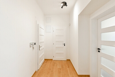 U Křížku, Nusle - Praha 4 | Pronájem, Byt 2+kk, 53 m²