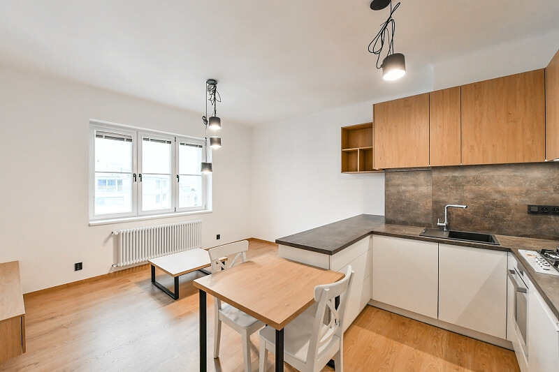 U Křížku, Nusle - Praha 4 | Pronájem, Byt 2+kk, 53 m²