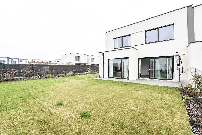 Skřivánčí, Březiněves - Prague 8 | Rent, House Three-bedroom (4+kk), 142 m²