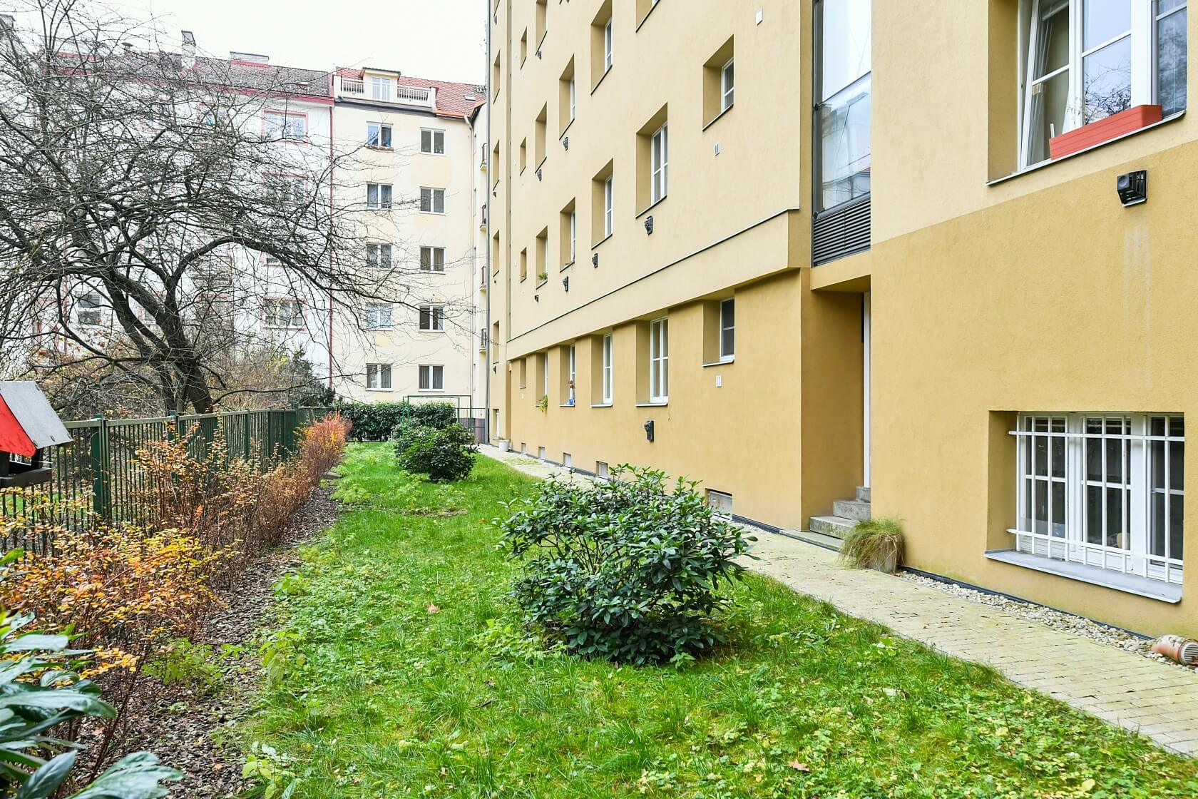 Radhošťská, Žižkov - Prague 3 | Rent, Apartment One-bedroom (2+kk), 51 m²