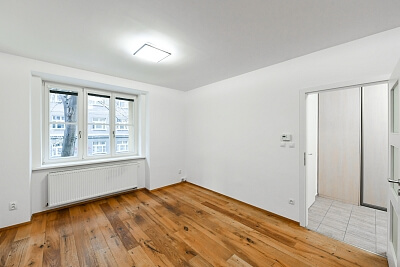 Radhošťská, Žižkov - Prague 3 | Rent, Apartment One-bedroom (2+kk), 51 m²