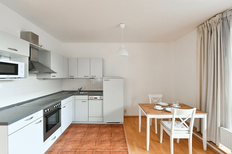 Petrohradská, Vršovice - Prague 10 | Rent, Apartment One-bedroom (2+kk), 62 m²