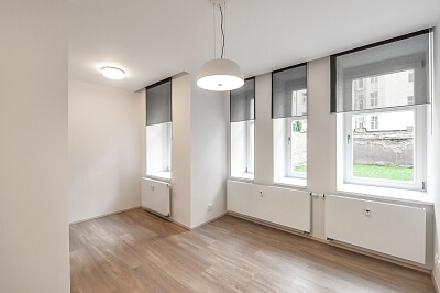 Lucemburská, Vinohrady - Praha 3 | Pronájem, Byt 1+kk, 30 m²