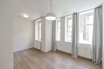 Lucemburská, Vinohrady - Praha 3 | Pronájem, Byt 1+kk, 30 m²