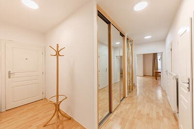 Jaselská, Bubeneč - Prague 6 | Rent, Apartment Three-bedroom (4+kk), 146 m²
