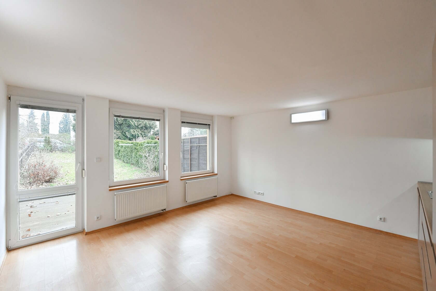 Javorová, Kobylisy - Praha 8 | Pronájem, Rodinný dům 5+kk, 237 m²