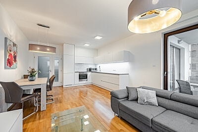 Učňovská, Hrdlořezy - Praha 9 | Prodej, Byt 3+kk, 83 m²