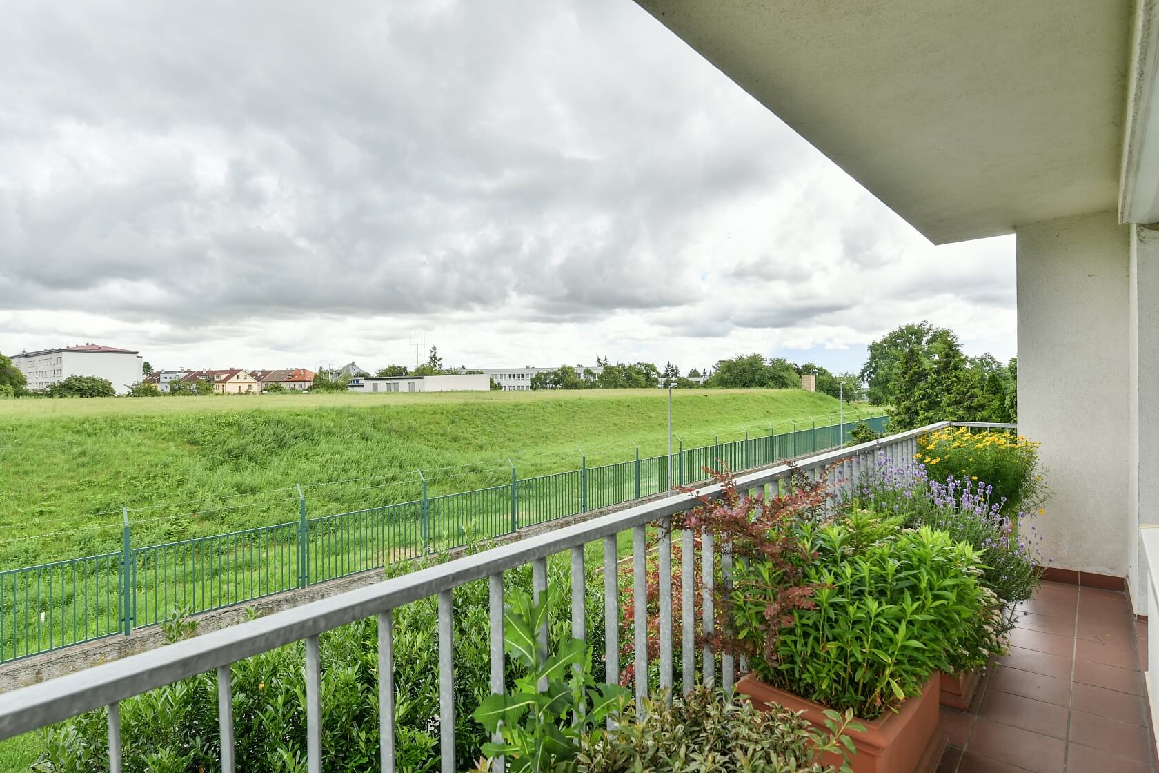 Chotovická, Kobylisy - Praha 8 | Pronájem, Byt 5+kk, 263 m²