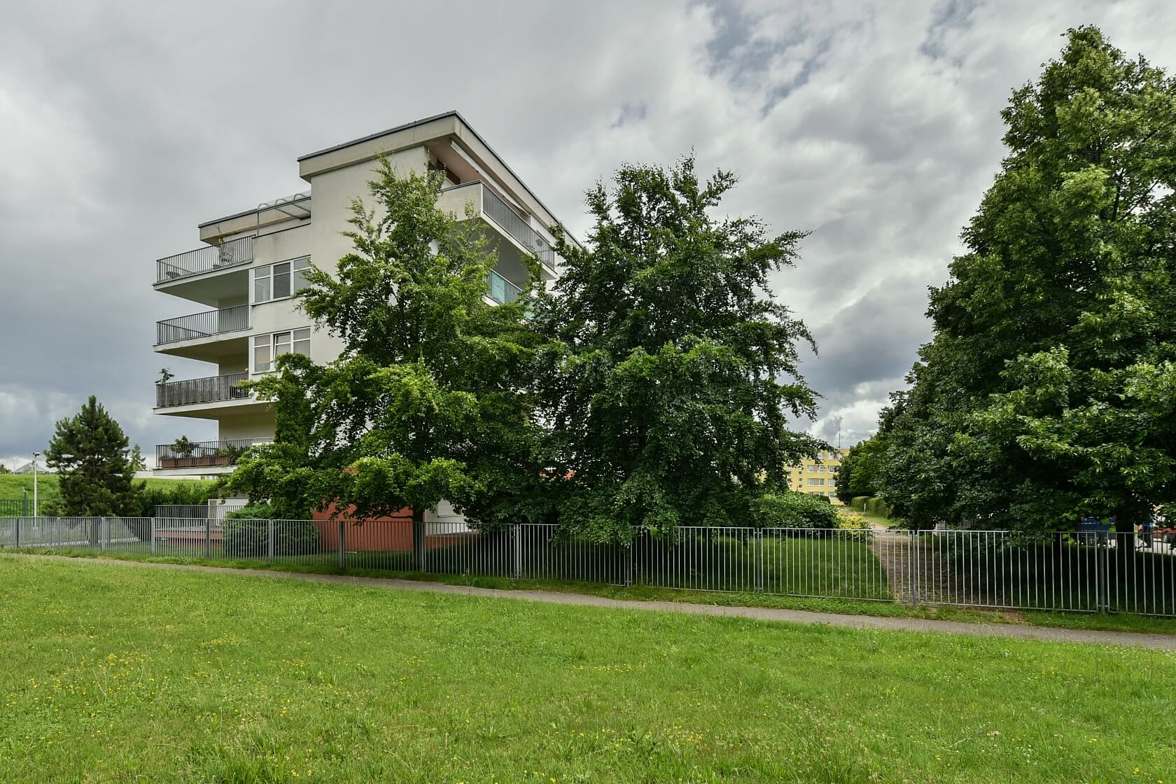 Chotovická, Kobylisy - Praha 8 | Pronájem, Byt 5+kk, 263 m²
