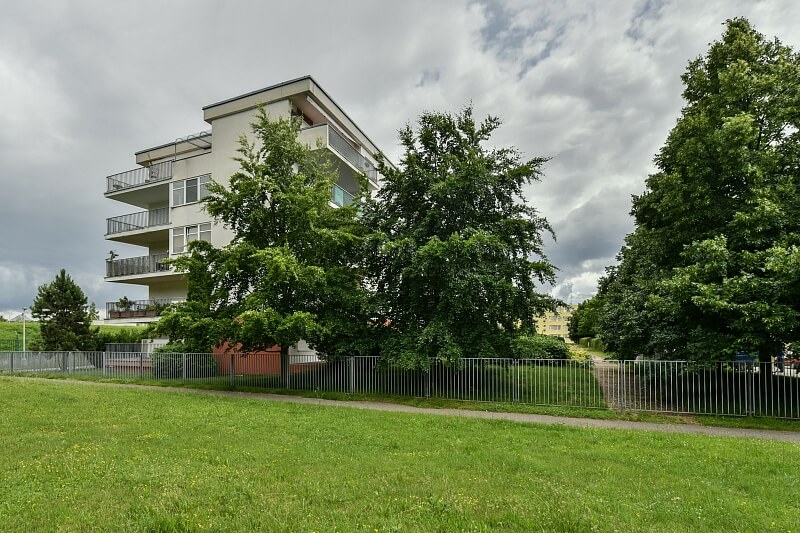 Chotovická, Kobylisy - Prague 8 | Rent, Apartment Four-bedroom (5+kk), 263 m²
