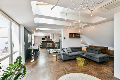 Náměstí Generála Kutlvašra, Nusle - Prague 4 | Rent, Apartment Two-bedroom (3+kk), 161 m²