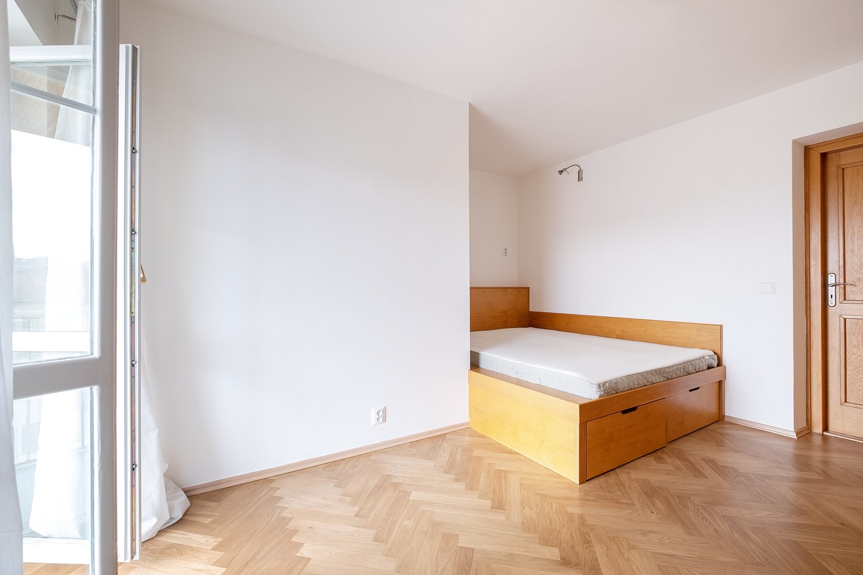 Uruguayská, Vinohrady - Prague 2 | Rent, Apartment One-bedroom (2+1), 85 m²