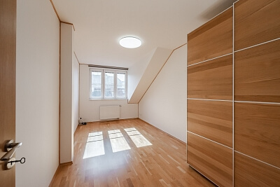 Poupětova, Holešovice - Prague 7 | Rent, Apartment Two-bedroom (3+kk), 120 m²