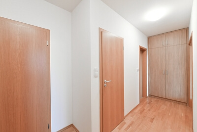 Choceradská, Záběhlice - Prague 4 | Rent, Apartment One-bedroom (2+kk), 75 m²