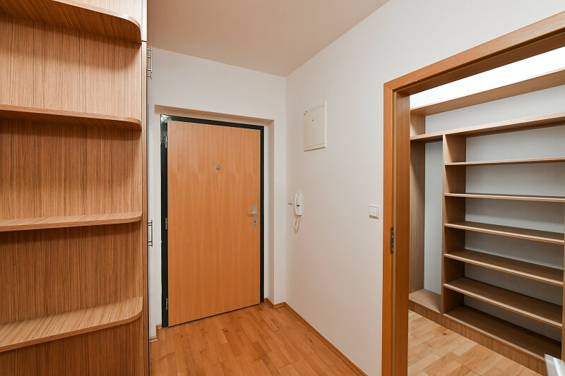 Choceradská, Záběhlice - Praha 4 | Pronájem, Byt 2+kk, 75 m²