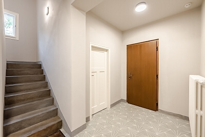 U Lip, Lipence - Praha 5 | Pronájem, Byt 2+kk, 58 m²