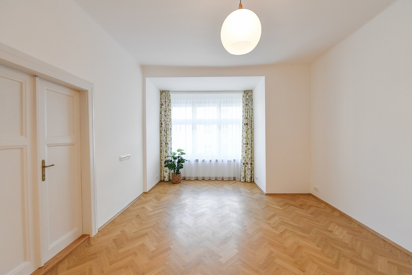 Lucemburská, Vinohrady - Prague 3 | Rent, Apartment Two-bedroom (3+kk), 96 m²
