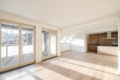 Mezilehlá, Hrdlořezy - Prague 9 | Sale, Apartment Three-bedroom (4+kk), 155 m²