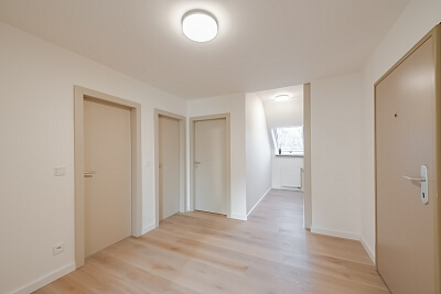 Mezilehlá, Hrdlořezy - Prague 9 | Sale, Apartment Three-bedroom (4+kk), 155 m²