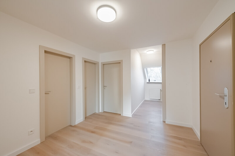 Mezilehlá, Hrdlořezy - Prague 9 | Sale, Apartment Three-bedroom (4+kk), 155 m²