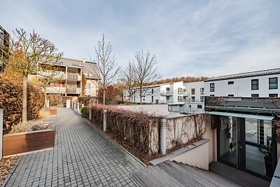 Mezilehlá, Hrdlořezy - Prague 9 | Sale, Apartment Three-bedroom (4+kk), 155 m²