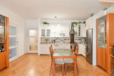 Bulharská, Vršovice - Prague 10 | Sale, Apartment Two-bedroom (3+kk), 73 m²