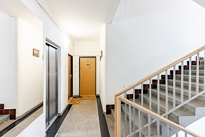 Hollarovo náměstí, Vinohrady - Praha 3 | Pronájem, Byt 2+kk, 46 m²