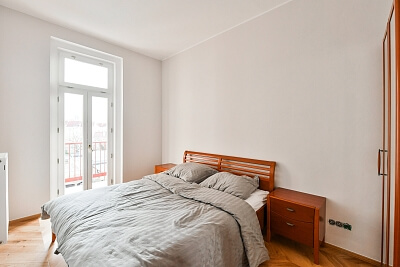 Holandská, Vršovice - Prague 10 | Rent, Apartment One-bedroom (2+kk), 75 m²