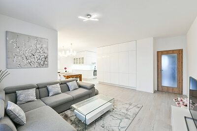 Zvěřinova, Strašnice - Prague 3 | Rent, Apartment Three-bedroom (4+kk), 147 m²