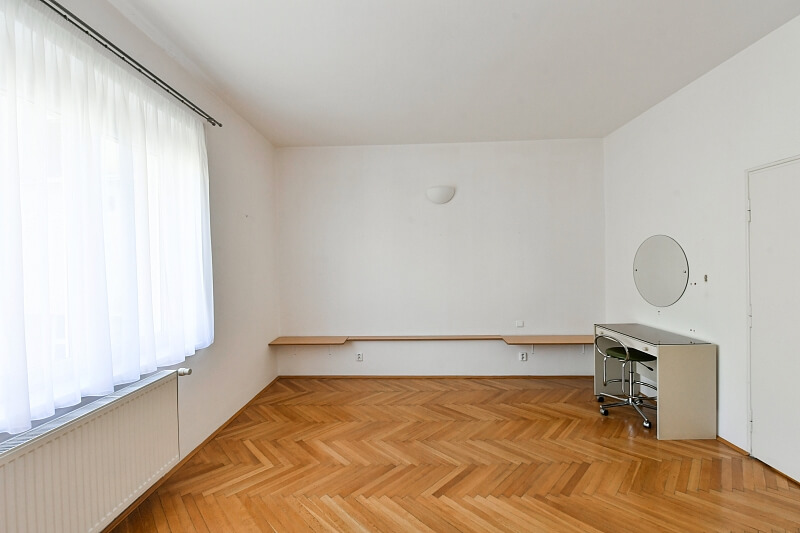 U Gymnázia, Nusle - Praha 4 | Pronájem, Byt 2+1, 104 m²
