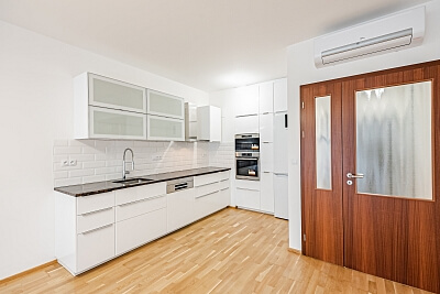 Korunní, Vinohrady - Praha 10 | Prodej, Byt 2+kk, 88 m²