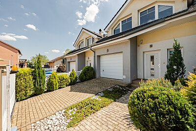 Za Farou, Slivenec - Prague 5 | Sale, House Three-bedroom (4+kk), 122 m²