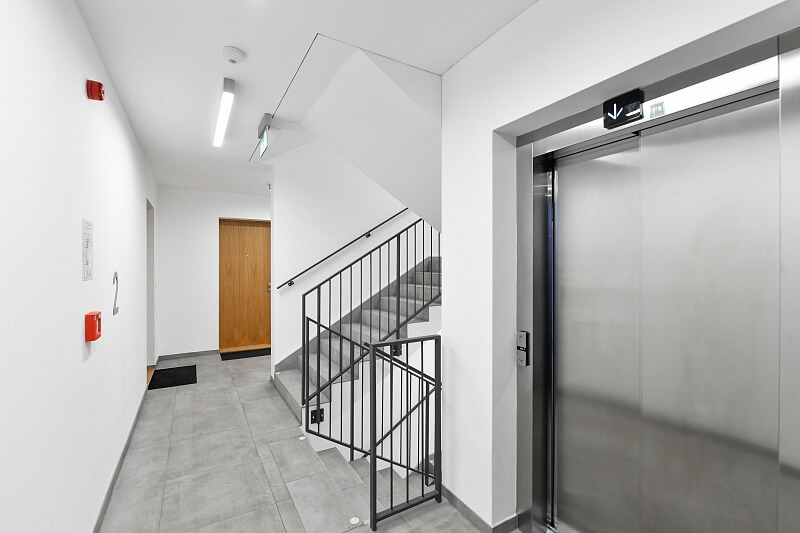 Kobrova, Smíchov - Praha 5 | Pronájem, Byt 1+kk, 50 m²