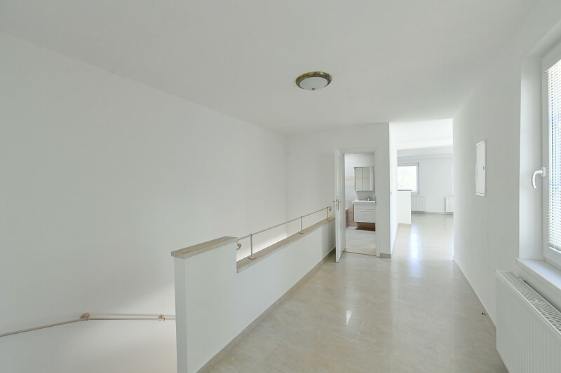 Běžná, Strašnice - Prague 10 | Rent, Apartment Two-bedroom (3+kk), 120 m²